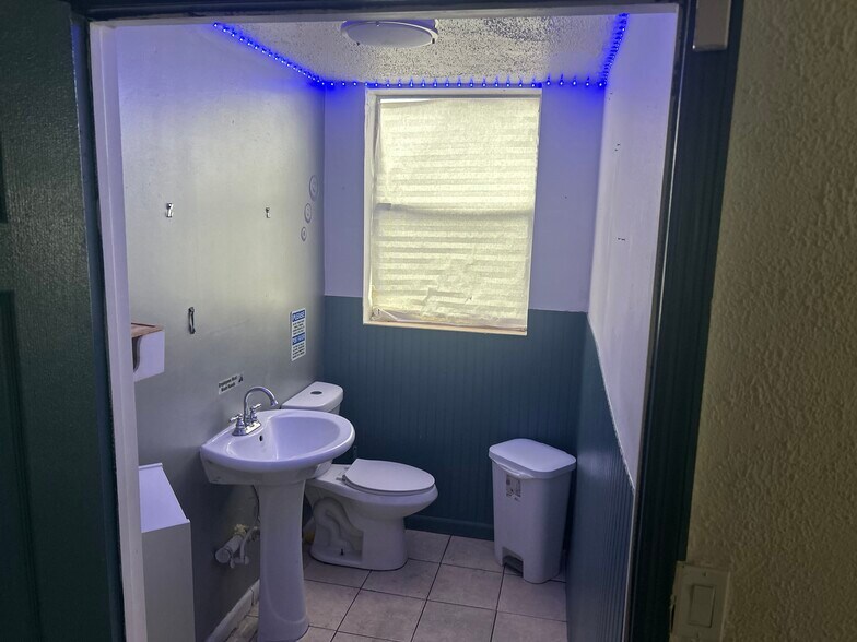 More Photos Of 2125 Hollywood Blvd, Hollywood Medical For Lease