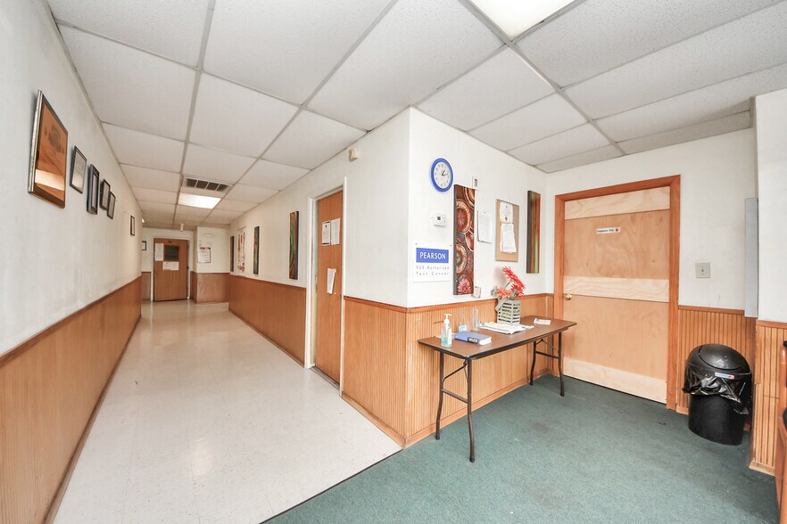 More Photos Of 6902 Cook Rd, Houston Flex For Lease