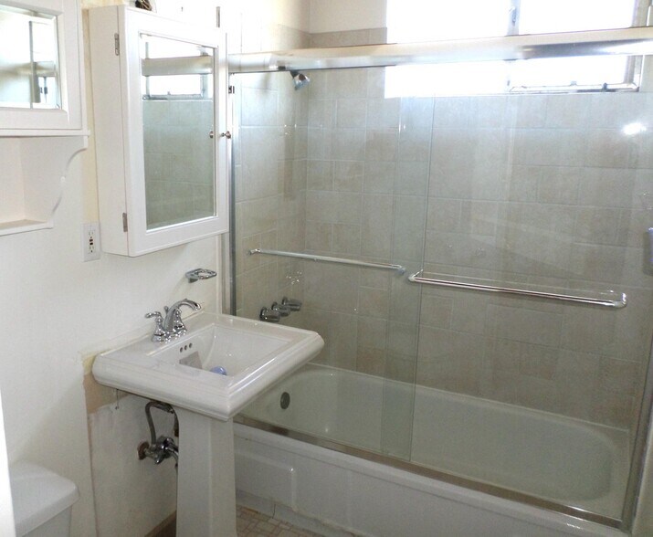 More Photos Of 412 Corona Del Mar, Santa Barbara Apartments For Sale