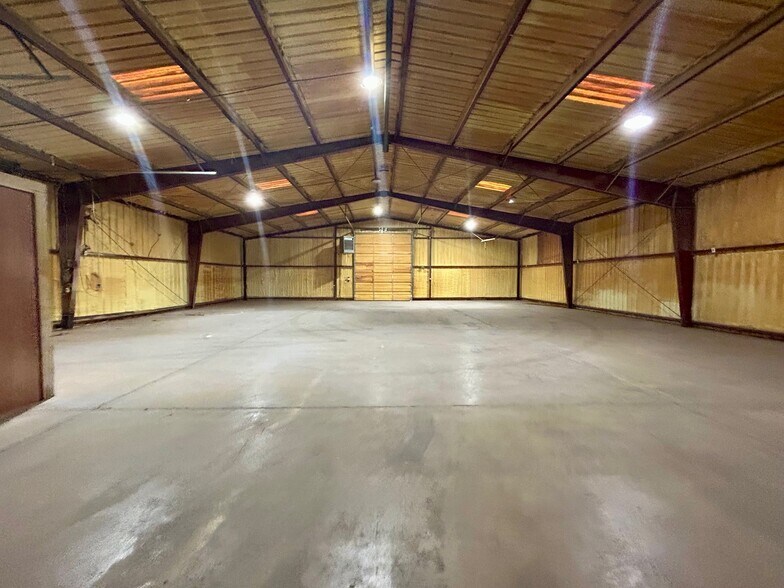 More Photos Of 1902 W Florida Ave, Midland Warehouse For Lease