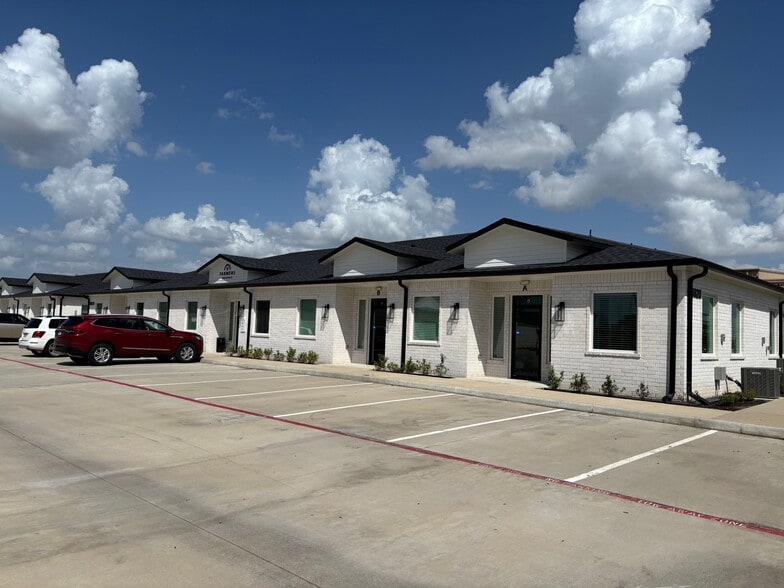 More Photos Of 18920 Kuykendahl Rd, Spring Office For Sale