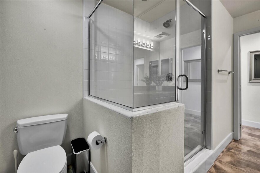 More Photos Of 300 E 4th St, Long Beach Apartments For Sale