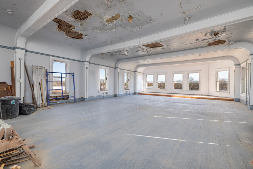 More Photos Of 401 Halifax St, Emporia Office For Sale