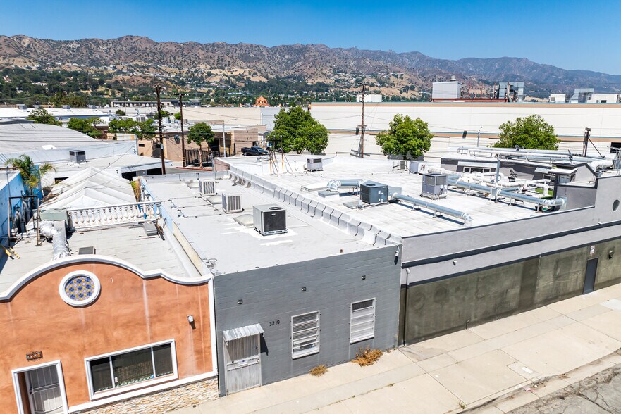 More Photos Of 3210 N San Fernando Blvd, Burbank Warehouse For Sale