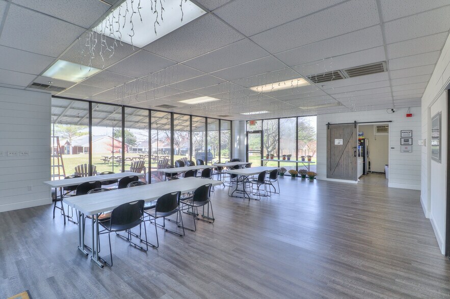 More Photos Of 605 River Rock Blvd, Murfreesboro Health Club For Lease