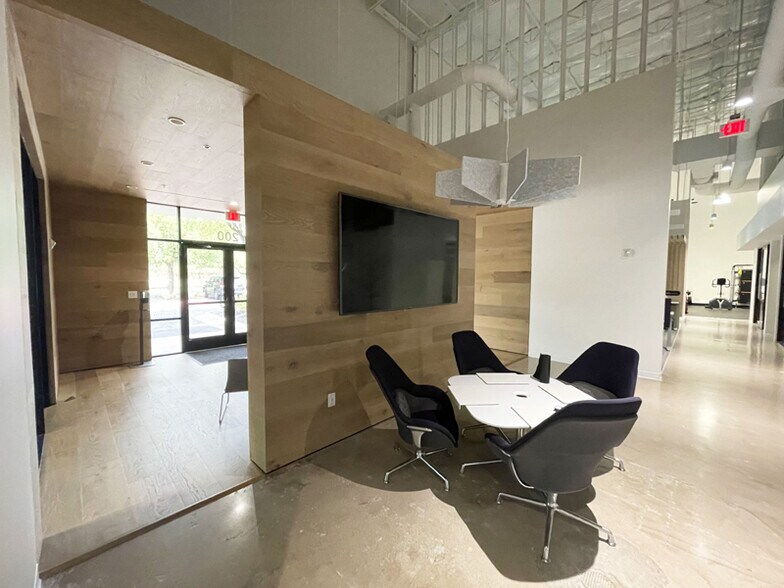 More Photos Of 4635 Boston Ln, Austin Light Manufacturing For Lease