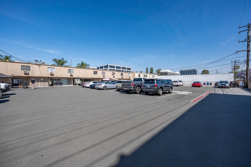 More Photos Of 3520 Long Beach Blvd, Long Beach Office For Sale