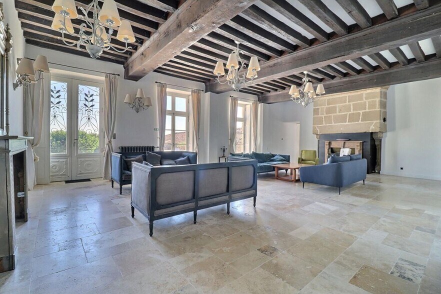 More Photos Of , Cholet Office For Sale