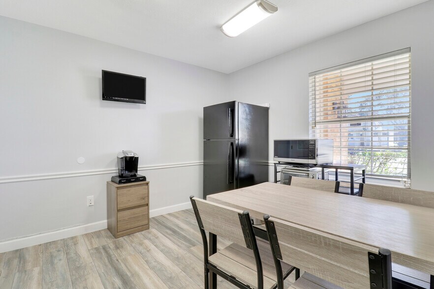 More Photos Of 1791 SE Port St Lucie Blvd, Port Saint Lucie Medical For Sale