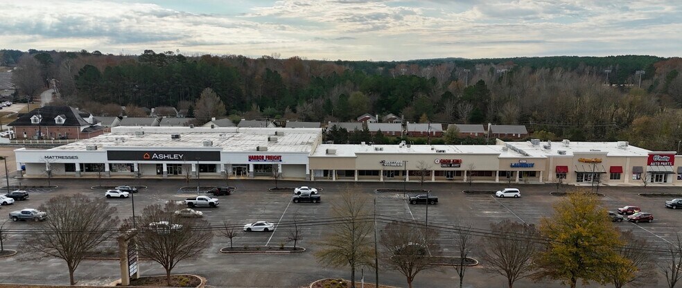 More Photos Of 2128-2150 Jackson Ave W, Oxford Unknown For Lease