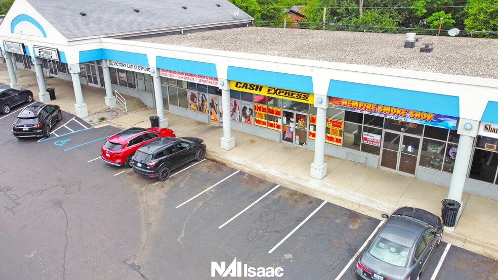 More Photos Of 565 E New Circle Rd, Lexington Storefront Retail Office For Lease