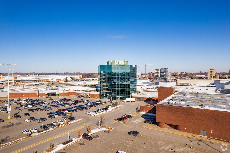 More Photos Of 3333 Boul De La Côte-Vertu, Saint-Laurent Office Residential For Lease