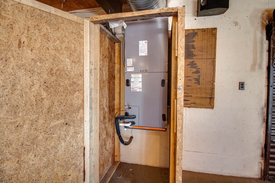 More Photos Of 15281 IL-109, Dow Specialty For Sale