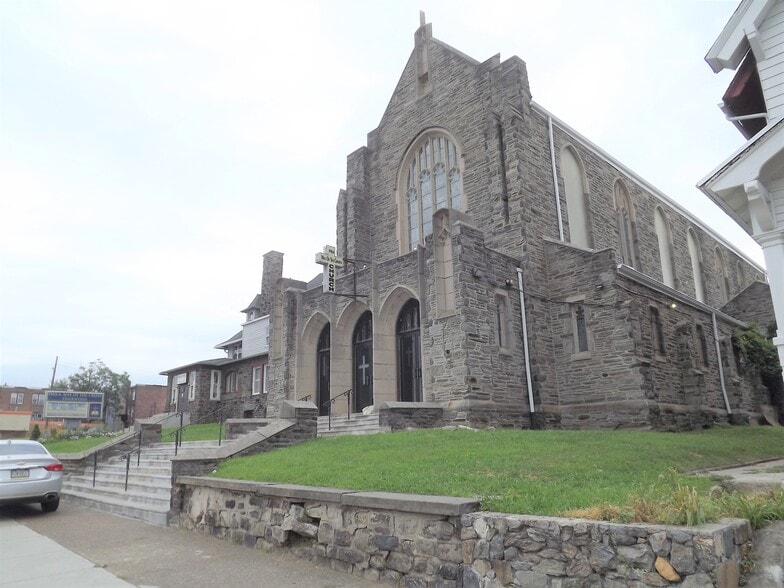 More Photos Of 4647 N Broad St, Philadelphia Religious Facility For Lease