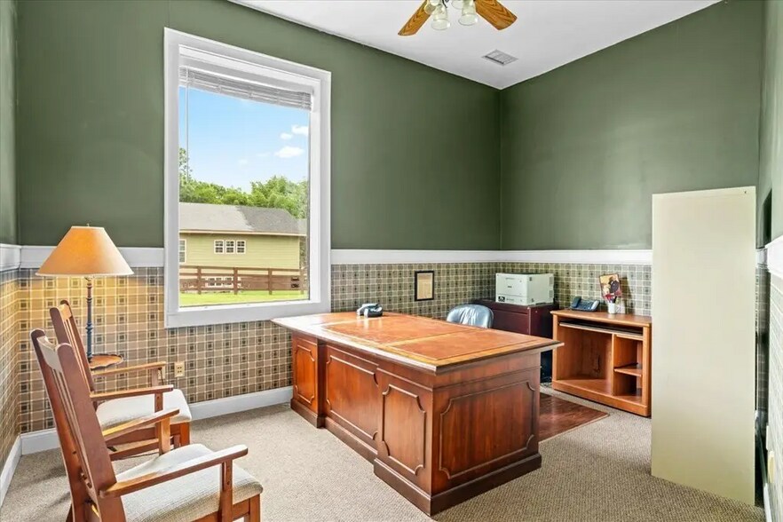 More Photos Of 313 Wolfe St, Cohutta Office For Sale