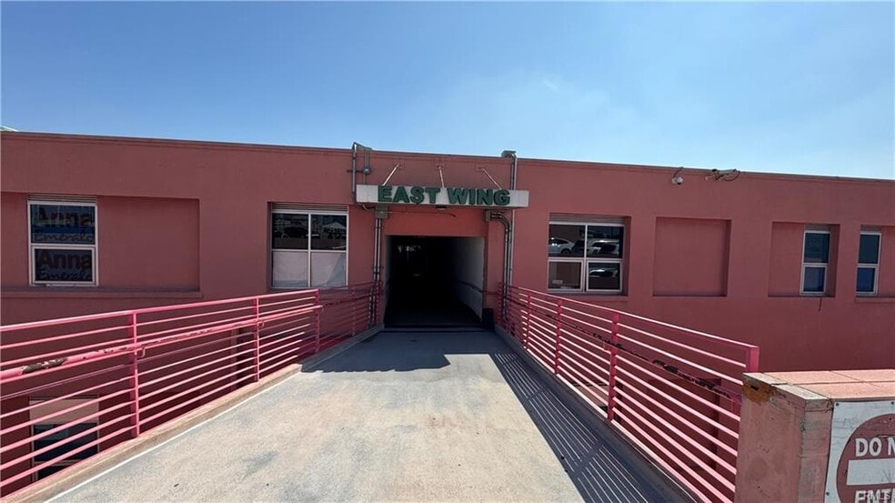 More Photos Of 1015 Crocker St, Los Angeles Storefront For Sale