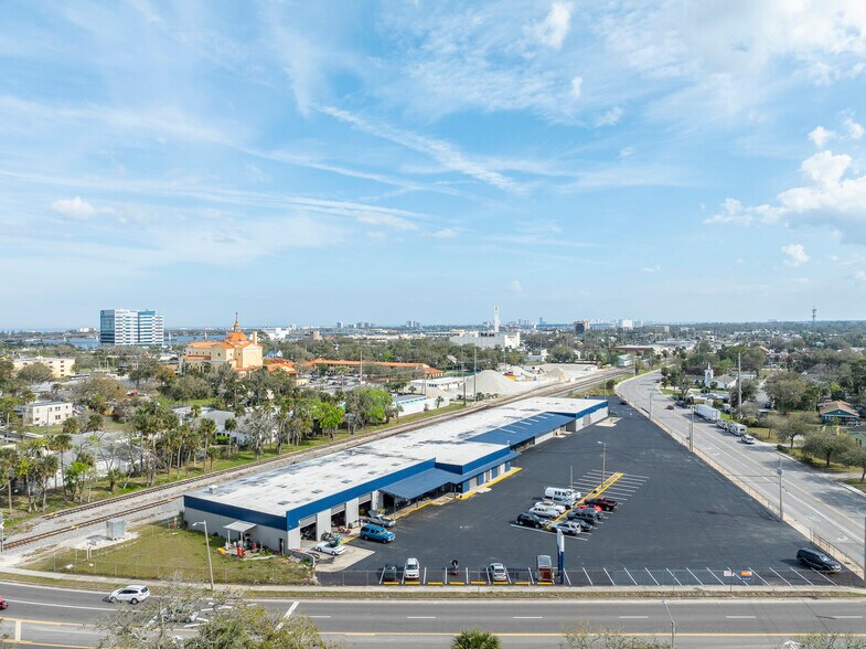 More Photos Of 405 N Charles St, Daytona Beach Warehouse For Sale
