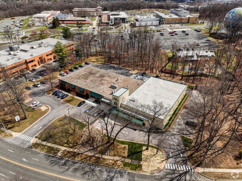 More Photos Of 20261 Goldenrod Ln, Germantown Specialty For Lease