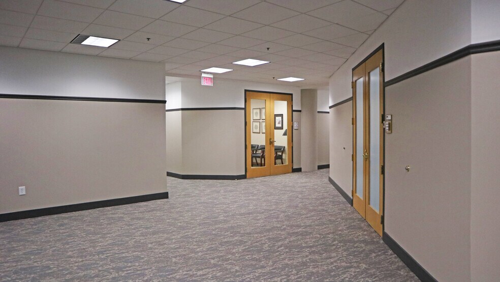More Photos Of 80 Monroe Ave, Memphis Office For Lease