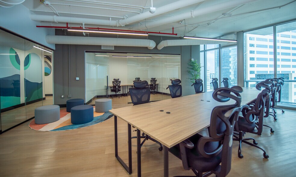 More Photos Of 1100 Brickell Bay Dr, Miami Coworking Space