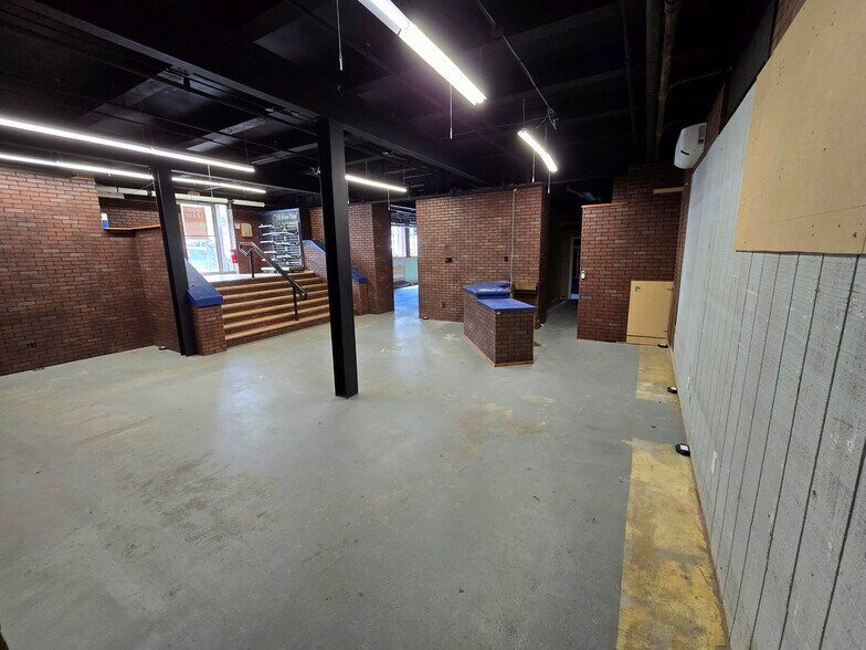 More Photos Of 16 Armory St, Northampton Office For Sale