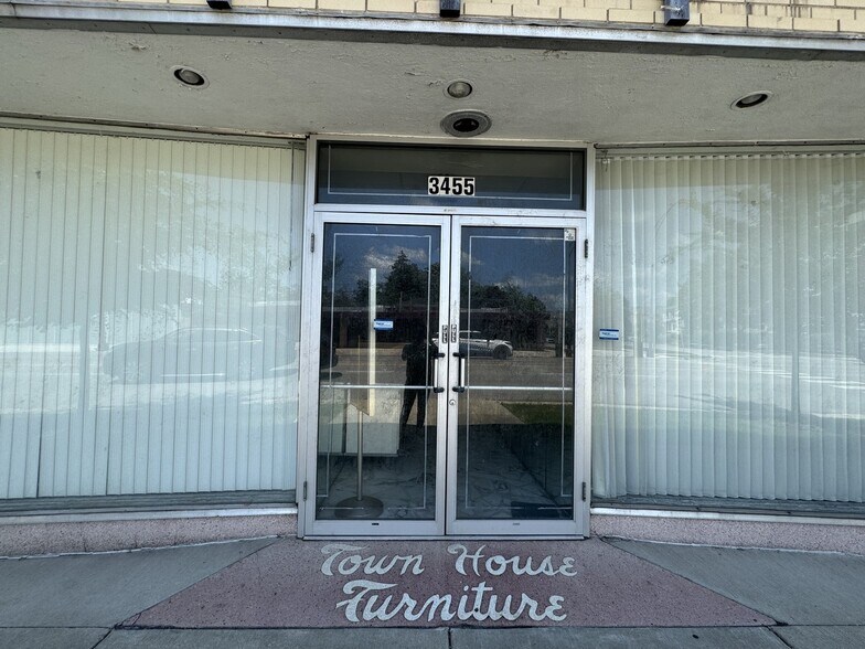 More Photos Of 3449-3453 W Peterson Ave, Chicago Storefront For Sale