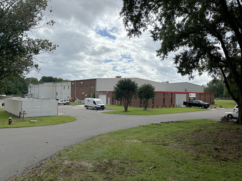 Primary Photo Of 501 Mack Todd Rd, Zebulon Warehouse For Lease