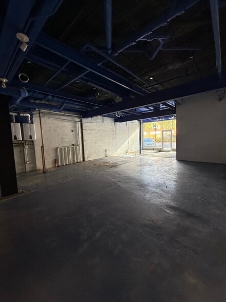 More Photos Of 1111 W Randolph St, Chicago Storefront Retail Residential For Lease