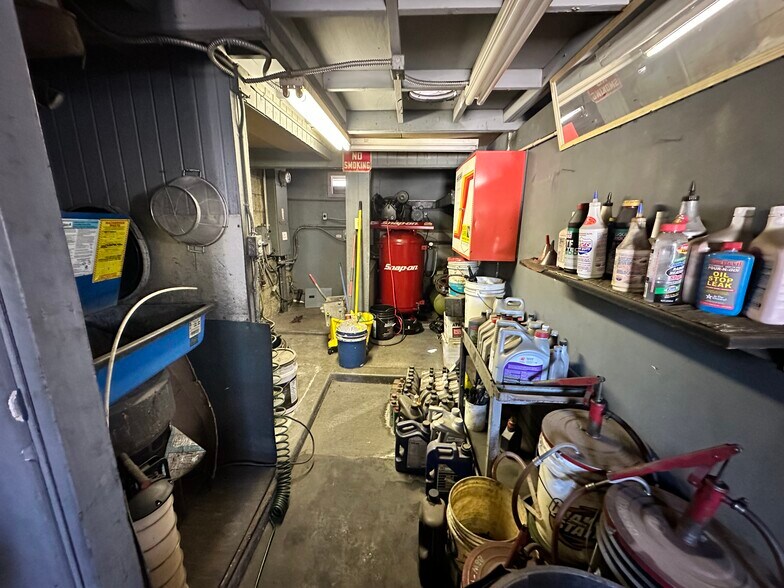 More Photos Of 705 W Commonwealth Ave, Fullerton Auto Repair For Lease