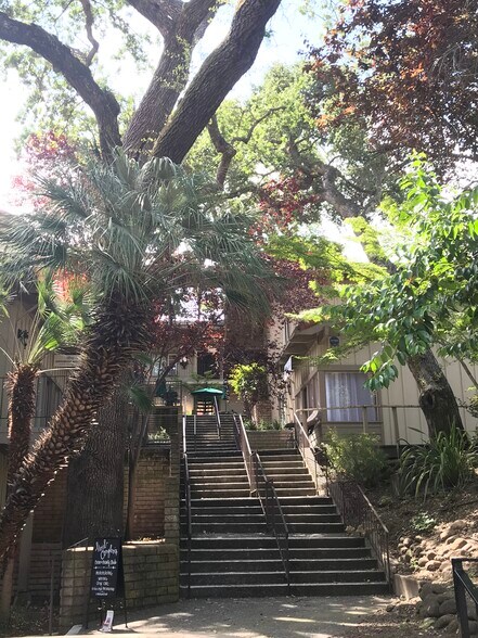 More Photos Of 20665 4th St, Saratoga Loft Creative Space For Lease