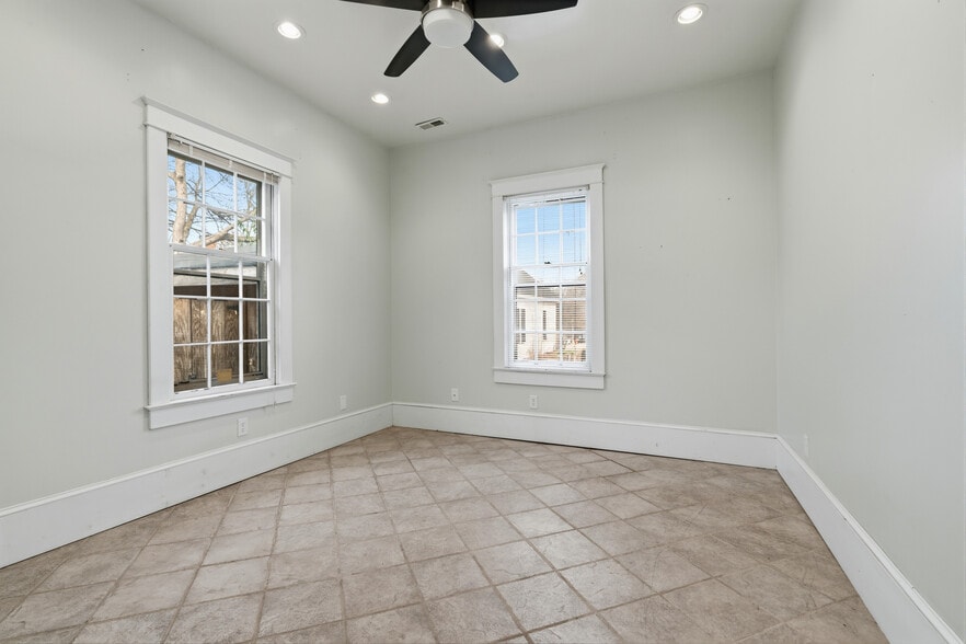 More Photos Of 405 Morson St, Raleigh Office For Sale