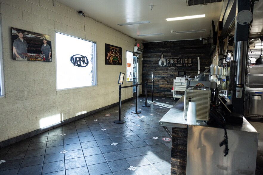 More Photos Of 1515 W Deer Valley Rd, Phoenix Warehouse For Sale