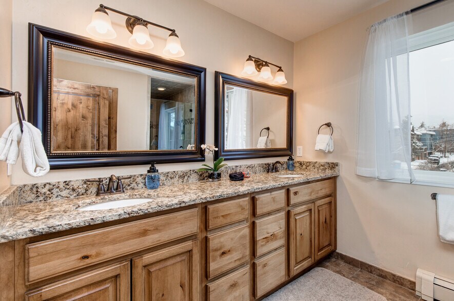 More Photos Of 1469 Woodside Ave, Park City Lodge Meeting Hall For Sale