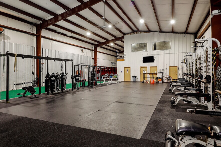 More Photos Of 32206 Tamina Rd, Magnolia Office For Lease