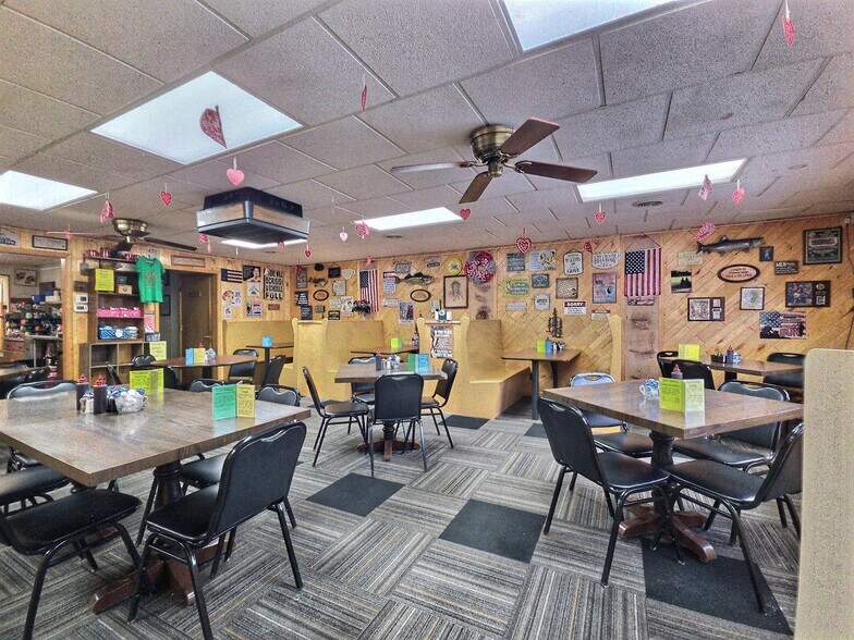 More Photos Of 4187 Highway B, Land O Lakes Restaurant For Sale