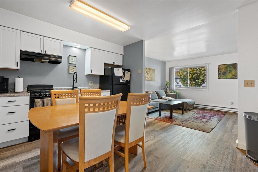 More Photos Of 643 Meadow Ln, Burlington Apartments For Sale