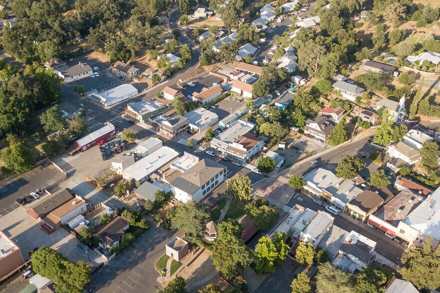 More Photos Of 18239 Main St, Jamestown Hotel For Sale