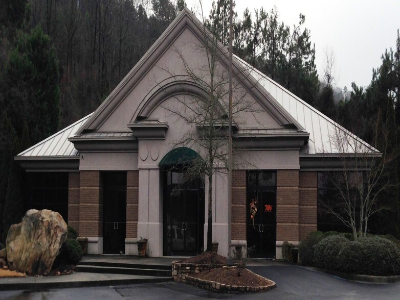 More Photos Of 2000 Eagle Point Corporate Dr, Birmingham Office For Lease