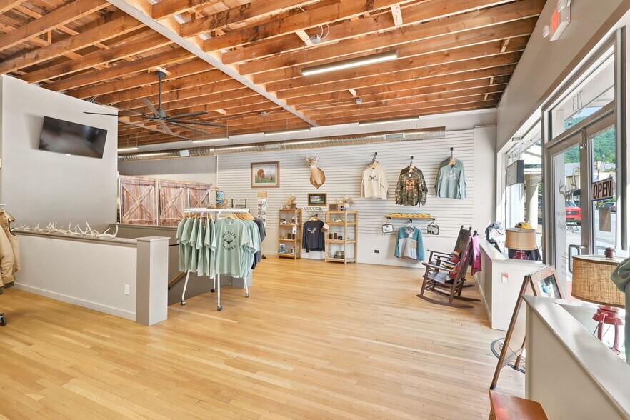 More Photos Of 713 W King St, Boone Storefront For Sale