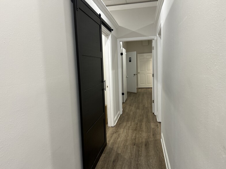 More Photos Of 8525-8549 Gunn Hwy, Odessa Unknown For Lease