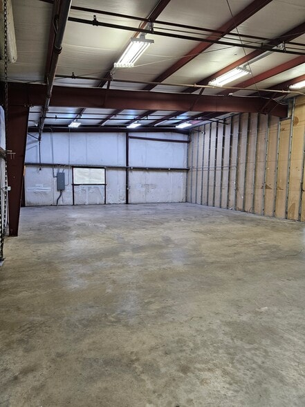 More Photos Of 3680 Christy Ln, Ukiah Industrial For Lease