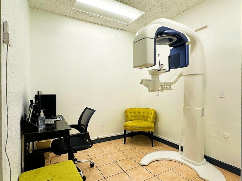 More Photos Of 8237 Fredericksburg Rd, San Antonio Medical For Sale