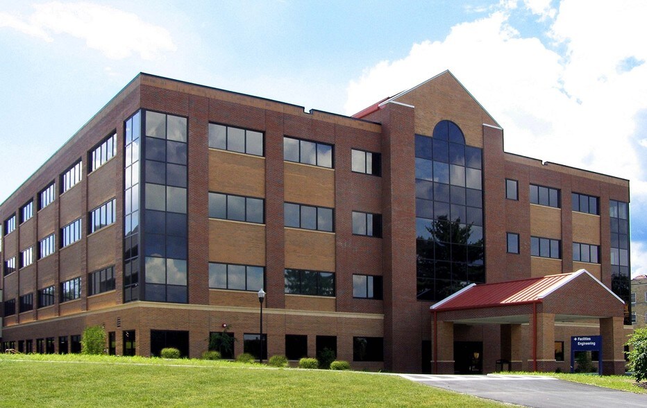 More Photos Of 19 Baker Ave, Poughkeepsie Medical For Lease