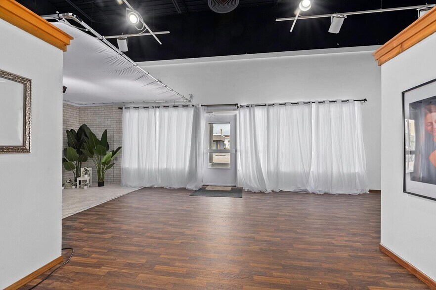 More Photos Of 33 W King St, Rhinelander Storefront Retail Office For Sale