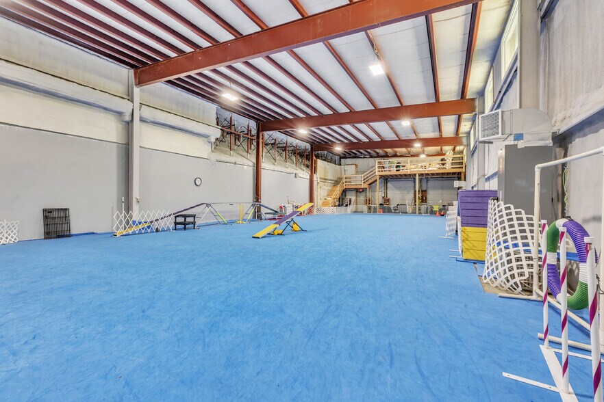 More Photos Of 203 Long Plain Rd, Whately Service For Sale