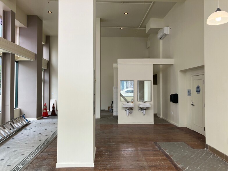 More Photos Of 344-348 13th St, Oakland Hotel For Lease