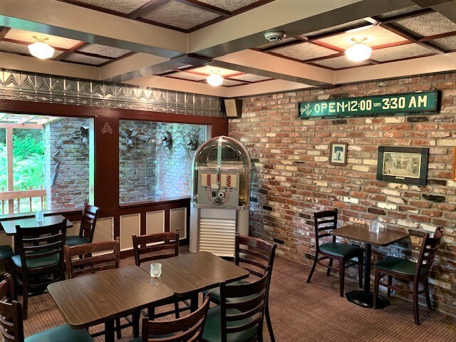 More Photos Of 1325 E Columbia River Hwy, Troutdale Restaurant For Sale