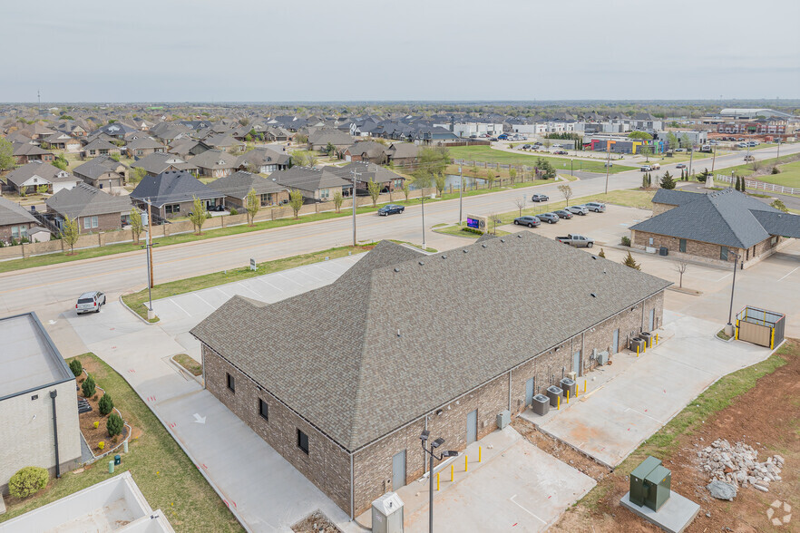 More Photos Of 2404 NW 178th St, Edmond General Retail For Lease