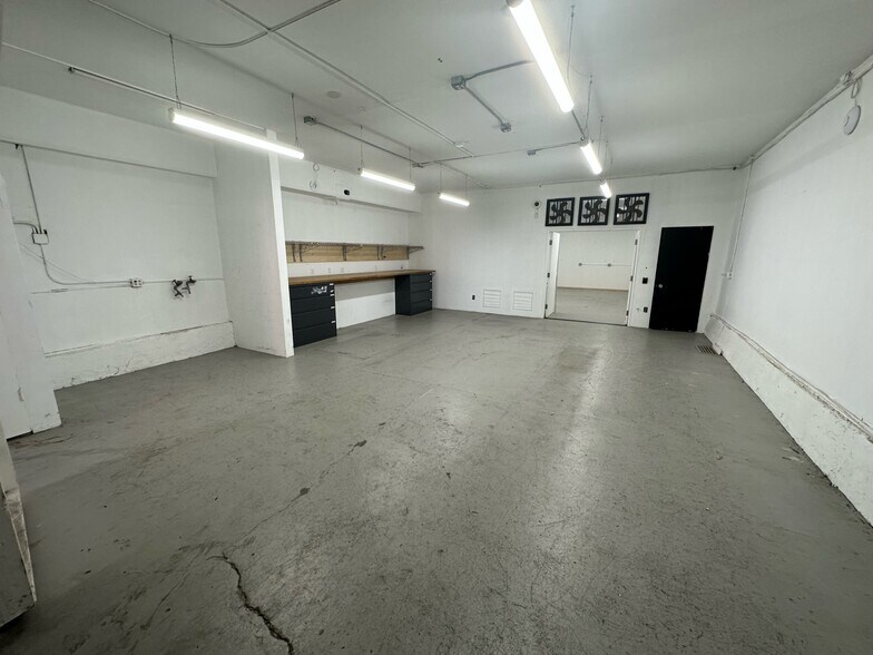More Photos Of 22 Cleveland St, San Francisco Warehouse For Sale