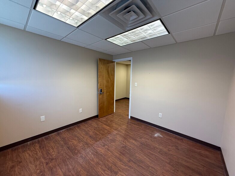 More Photos Of 121 Lincoln St, Worcester Healthcare For Lease